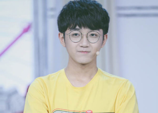 ��������Ů����ٻٻ��Ƭ ���������ĸ�ѧУ��