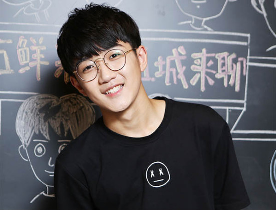 ��������Ů����ٻٻ��Ƭ ���������ĸ�ѧУ��