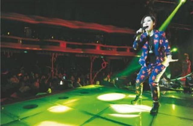 �����������������ϰ� ���������ڳ����Ѷ���Ǯ