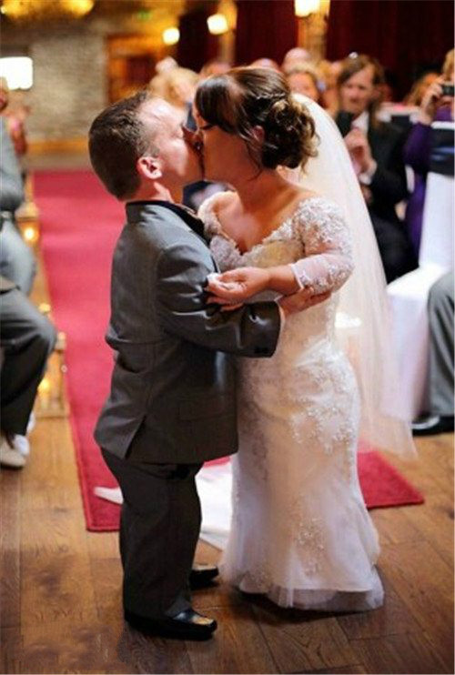 Ӣ��٪��֢���޾ٰ�ͯ������ ٪��֢���ӵ��λ�ͯ���˸ж�