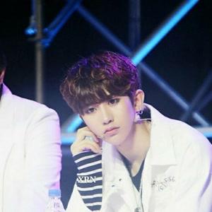 ���������°��ǲ��������� ����������ǰ����Ƭ