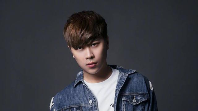 马飞飞是谁的跟班网曝马飞飞是五五开卢本伟的跟班