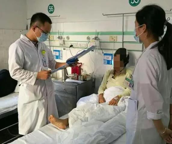 管床医生和主治医生的区别 管床医生是干嘛的是手术医生吗