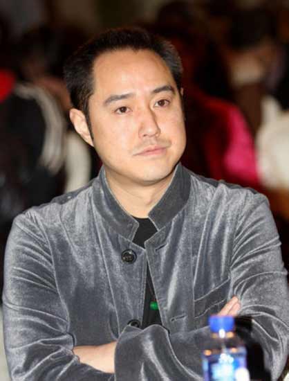 冯雷老婆朱静的照片资料 冯雷和吴秀波长得像对比图