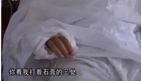 ۳�ı������ֳ�ͼƬ ۳�ı����¼��е���ĳ��˭