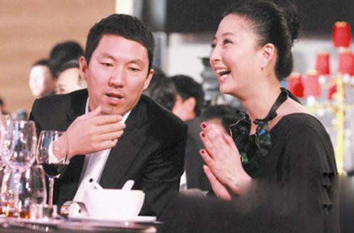 ۳�ı������ֳ�ͼƬ ۳�ı����¼��е���ĳ��˭