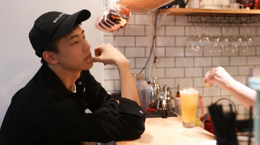 ���϶�Ϊʲô��Լ�����͹�˾ ���϶�������ǧ�����ƶԶԱ�ͼ