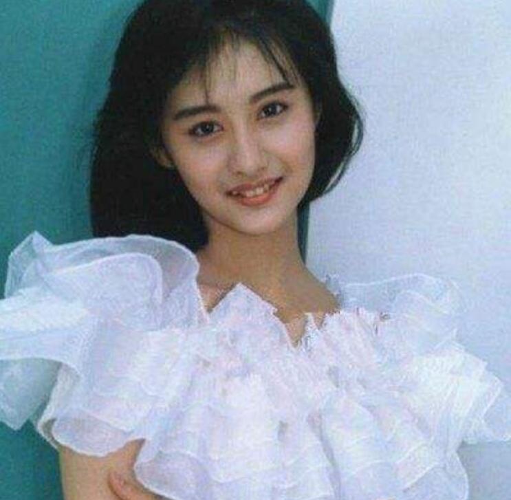 �µ��ݵ���Χ��� һ�Դ��ظ�������עĿ