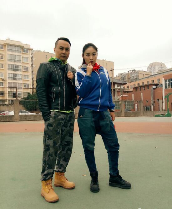 海来阿木老婆照片 他们的女儿怎么去世的-走红网