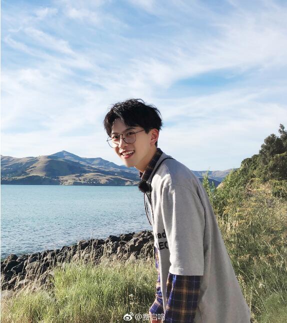 费启鸣为什么叫口红王子,狒狒 他算是网红还是明星