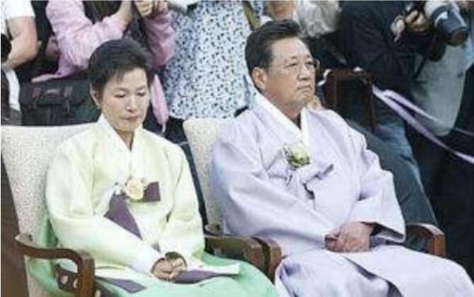 �������Ϲ�����ѫΪʲô��ô��Ǯ ����ѫ�Ǹ�������