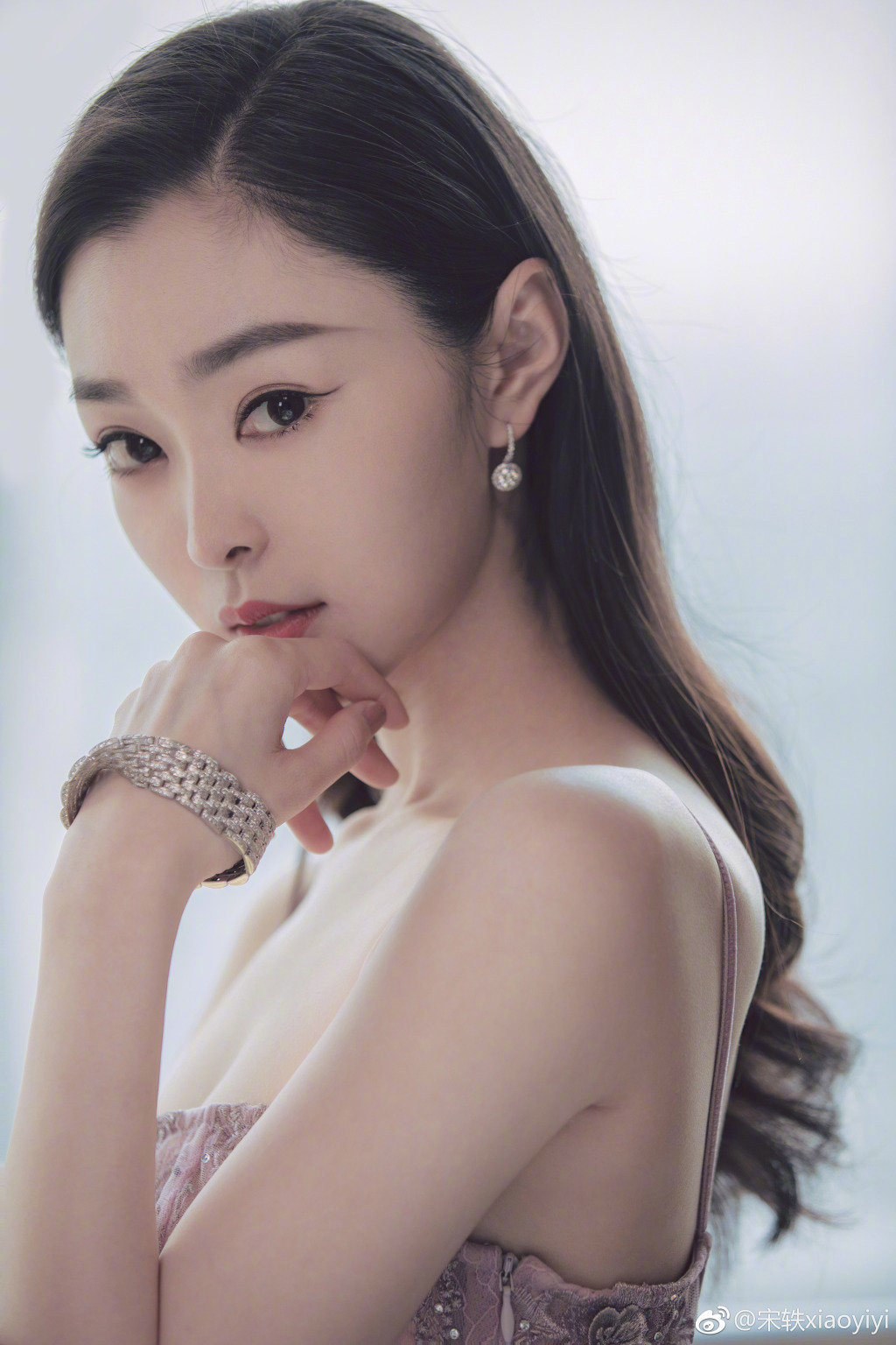 宋轶是不是做了眼睛眼睛好奇怪 宋轶长得像狐狸