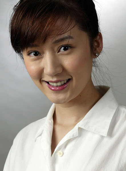 鲍蕾和鲍莉是亲姐妹吗?鲍蕾为什么总化浓妆