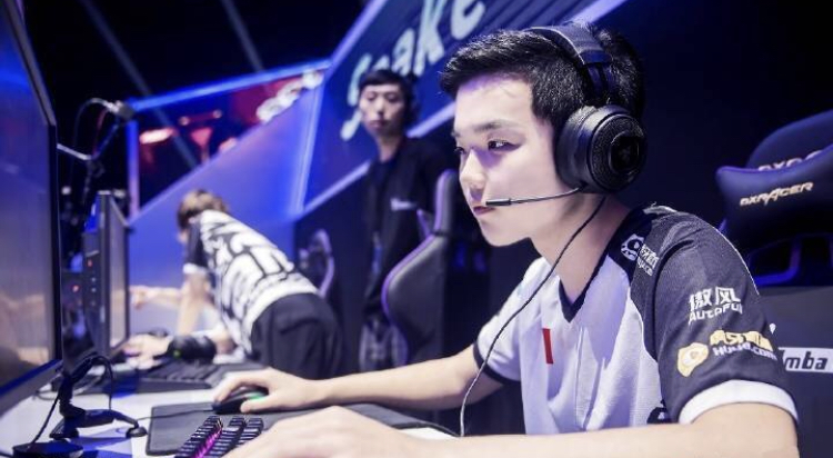 4am�´���ʫ��߿�700��������� �´�Ϊʲô������