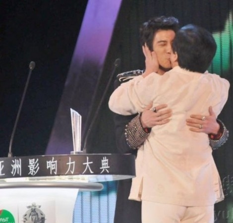 李云迪和王力宏kiss图 王力宏的身价多少