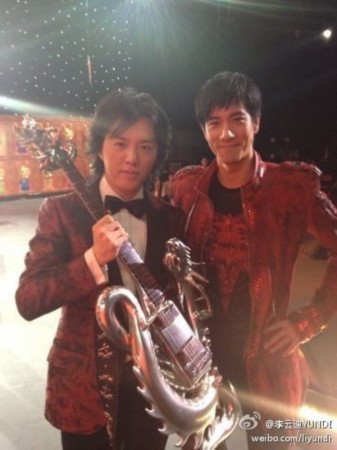 ���ƵϺ�������kissͼ ����������۶���