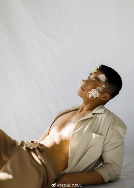 ��Ұ����˵�ڶ����ڼ��� ��һ����Žз��滨