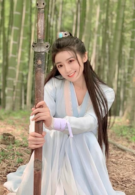 反诈女侠是什么意思 白衣女侠扮演者红格格个人资料和真实姓名