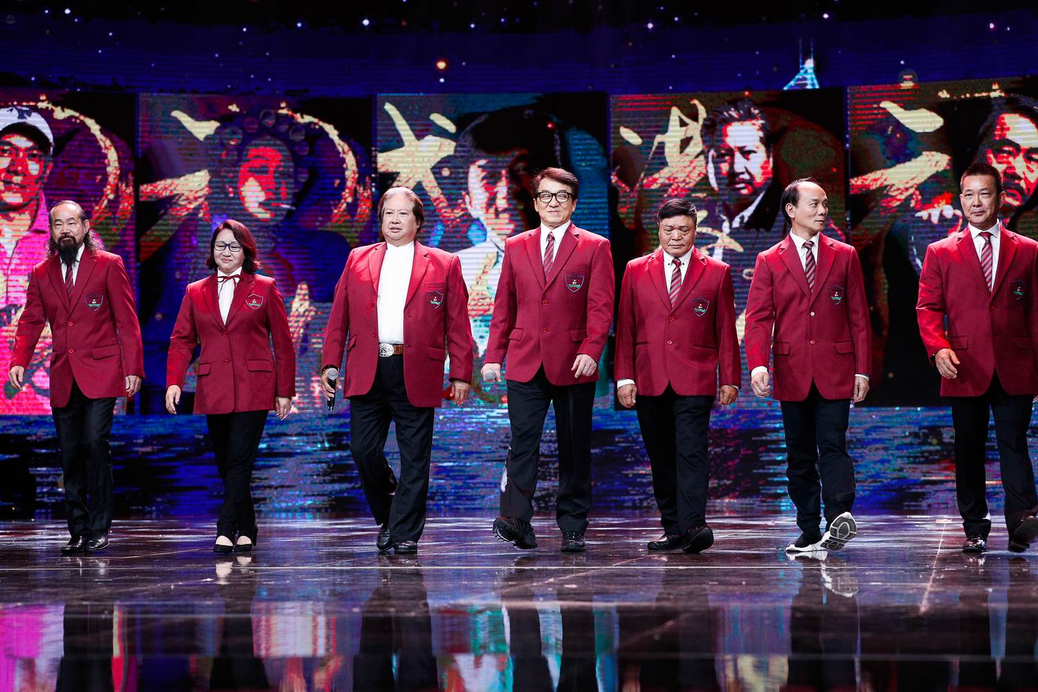 �ɼҰ�һ���������Ǯ �ɼҰ�ĳ�Ա�������