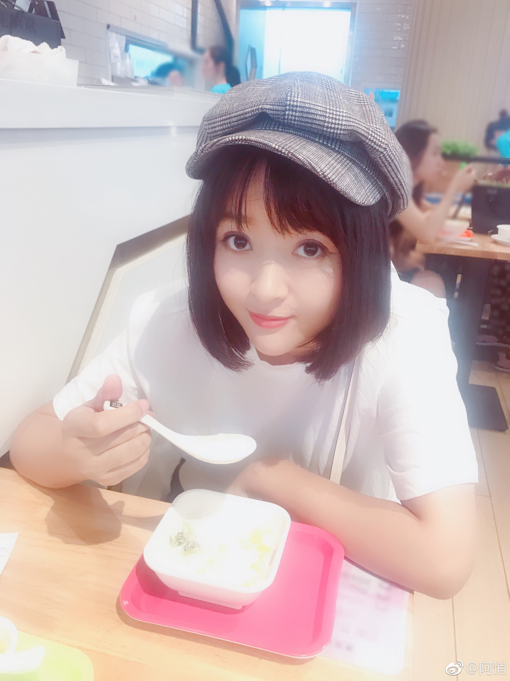 阿悄为什么不温不火 她现在怎么不发歌了