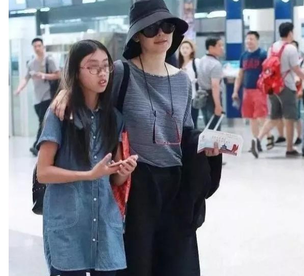 ��˼��Сʱ�����Ƭ �����췫�����������˹�ϵ���