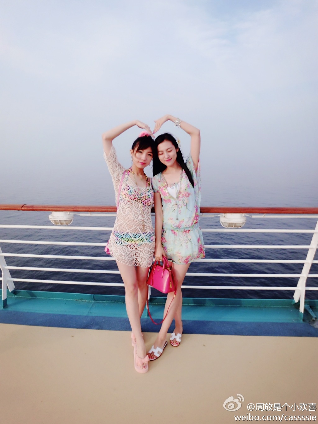 周放是赵丽颖的闺蜜吗 演员周放的泳装图片有没有