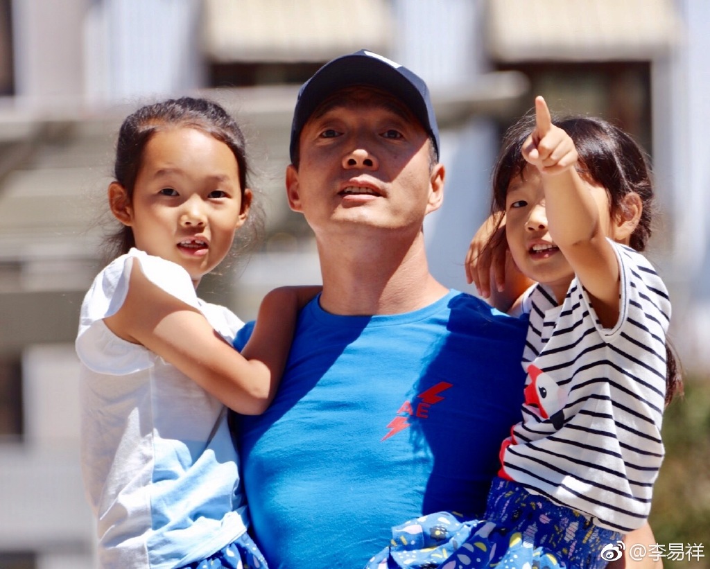 �����������Ǻ��������������ǳ�Ө ������Ө��Ư��Ϊʲô������