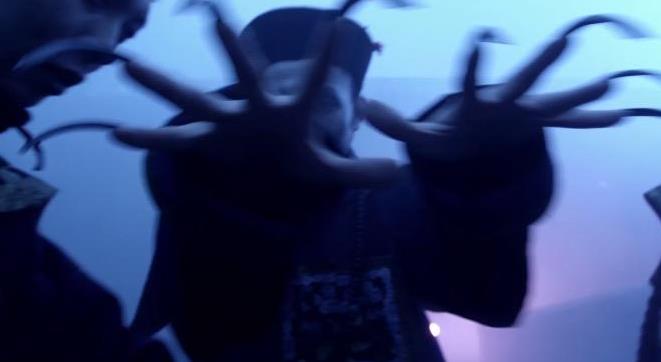 ��ָ�װ�ʾʲô��˼ Ů�˺����׻����һ�ְ�ʾ