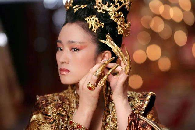 ��ָ�װ�ʾʲô��˼ Ů�˺����׻����һ�ְ�ʾ