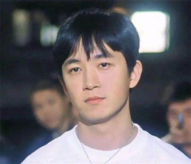 六七十年代我们国家的审美是浓眉大眼国字脸满身正气的壮汉.