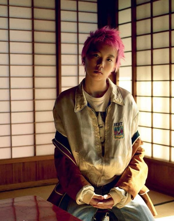 设计师rebecca,不少八卦号纷纷转发评论,而窦靖童也瞬间登上了热搜榜