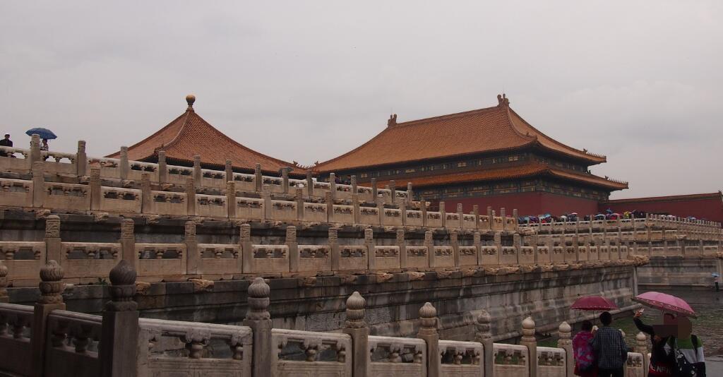 ���ڹʹ���������ס�� �ʹ�����ֵ���侯˯����