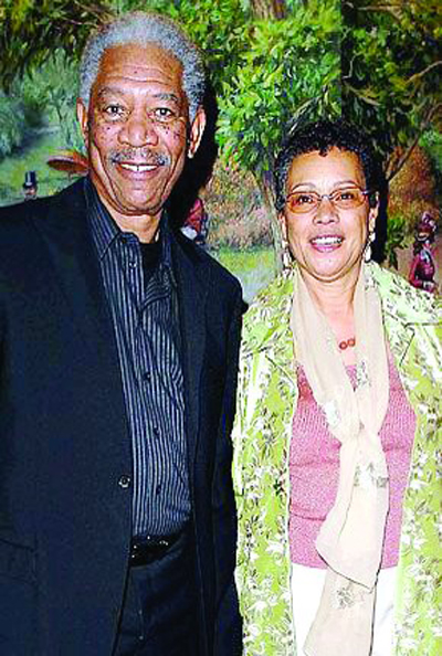 Ħ���������������Ů��Ⱦ Ů�������Ѵ�ɱ�൶������ͷ