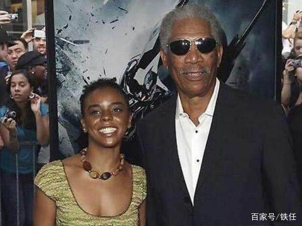 Ħ���������������Ů��Ⱦ Ů�������Ѵ�ɱ�൶������ͷ