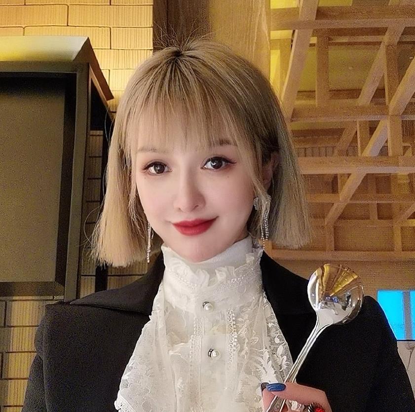 班嘉佳显赫家世 班嘉佳个人资料简介