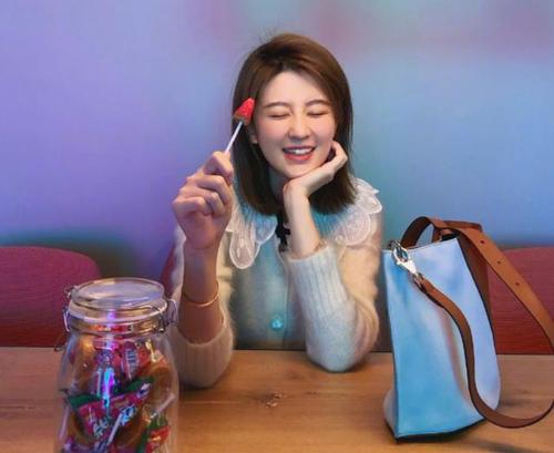 乔欣家为何那么有钱爸爸做什么生意 乔欣是乔氏集团董事长女儿吗