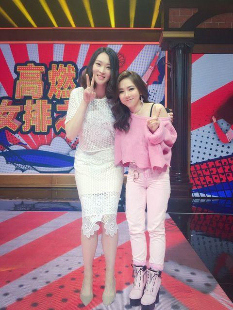 邓紫棋真实身高149 邓紫棋裤子太紧显沟 邓紫棋为什下面这么鼓