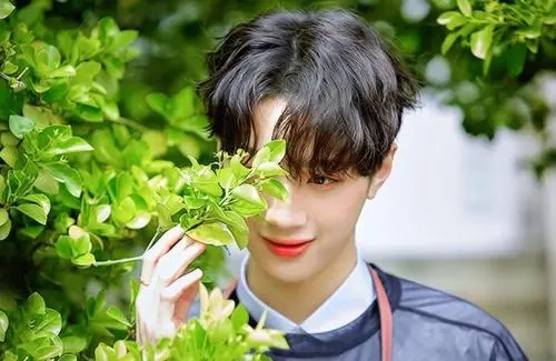 ������Ů���ѵ�����˭ �����غ���Ҳ�ڽ�����������һ��Լ��ͼƬ