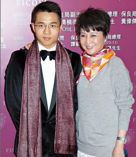 ��������ô���ĺ�����Ȼ���� ������һ��������Ů��һ������ȥ��