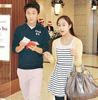 ��������ô���ĺ�����Ȼ���� ������һ��������Ů��һ������ȥ��