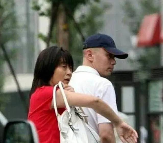 葛优60岁 妻子近照曝光 30年来低调支持葛优事业 膝下无子成遗憾