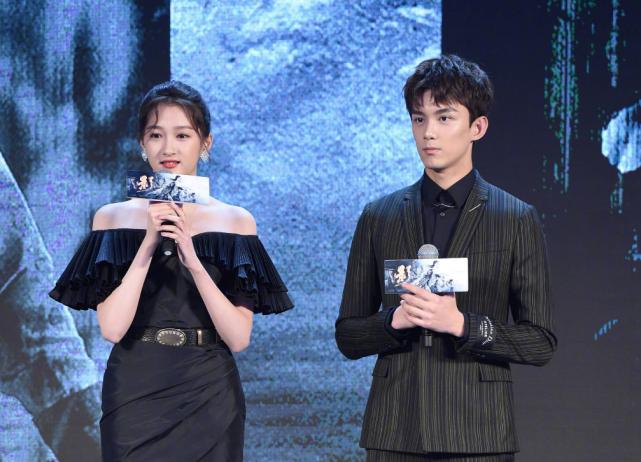 吴磊关晓彤私下什么关系 吴磊是不是暗恋喜欢追过关晓彤细节分析