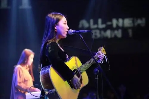 ���������������˸������ϼ�� ����������������������˭