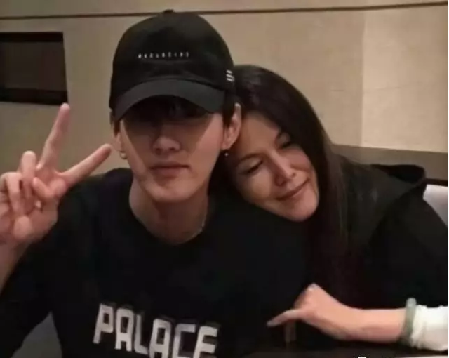 ���ෲ�͸�ĸ��Ƭ�����Ǹ�ʲô�� ���ෲ��ͥ�����Ҿ������ٻ�