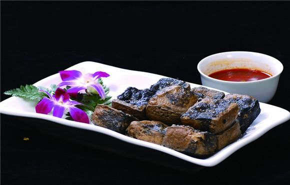 粪水臭豆腐就是用大便做的很难分辨吗 制作过程实拍图片令人发指