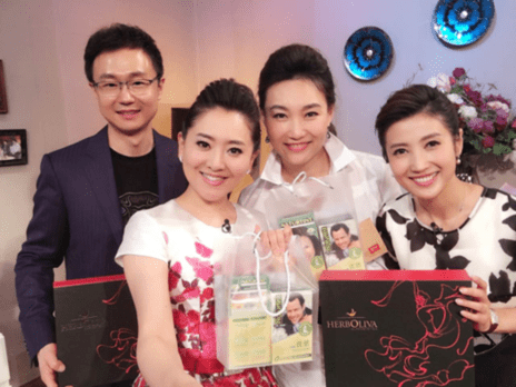 主持人刚强个人资料婚姻状况有婚史吗 春妮咋和刚强结婚了差几岁