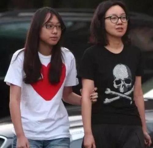 �����й����λ�ʷ�����ɷ���˭ С����Ϊʲôϲ������