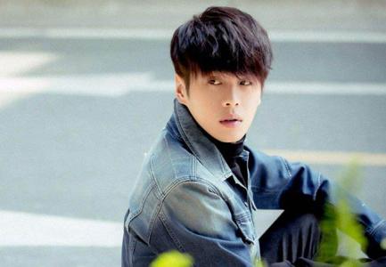 �������Ǹ���������Ա��Ʒզ�� ˽�²����ƺ��䵭ˣ���� NONO