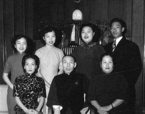 �����ϵ���Ů����״�� �������ڴ�½�ĺ��˶�ά���Ͷ�ά����״