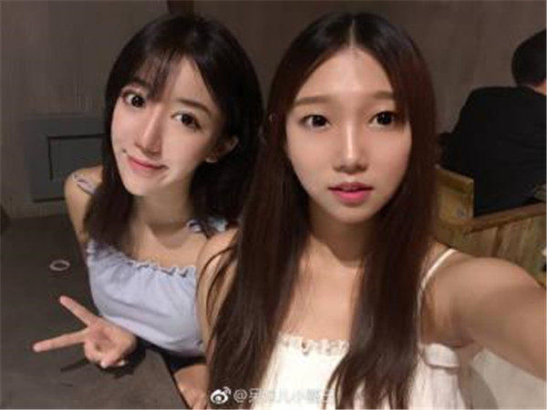 呆妹儿小霸王是谁真名叫什么 呆妹儿小霸王在哪里直播为何这么红